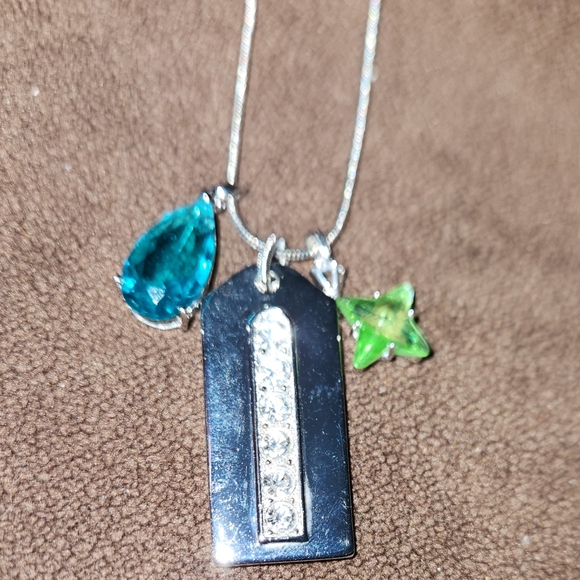 Butler Necklace - Picture 1 of 3